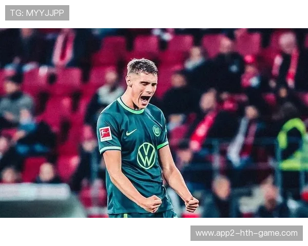 范德芬长途奔袭世界波由帕利尼亚助攻：这助攻得不到应有认可！