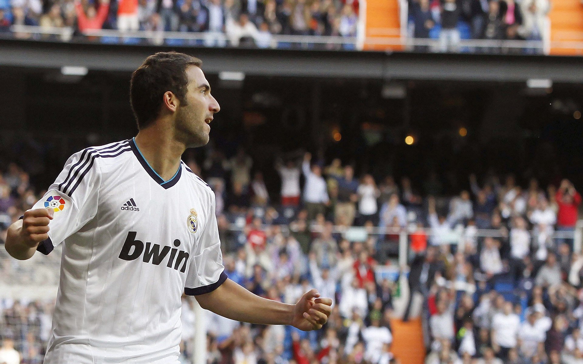 申花防线多次失误，最终1-3输给柔佛新山，申花f1